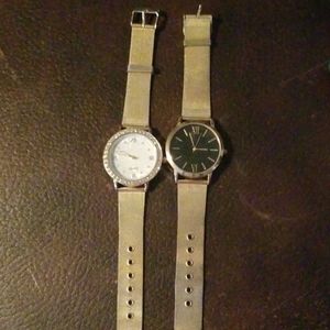 Ladies gold tone watch